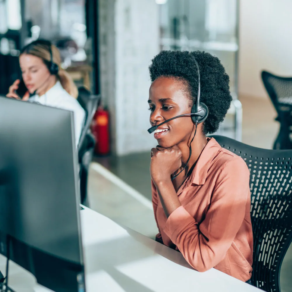 it infrastructure management providers delivering support via headset